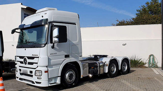 LOTE 001 MERCEDES-BENZ Actros 2546 LS