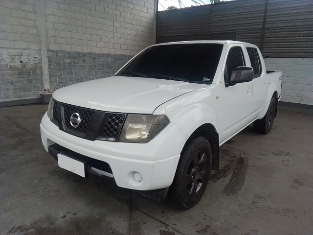LOTE 028 NISSAN FRONTIER XE 4X4