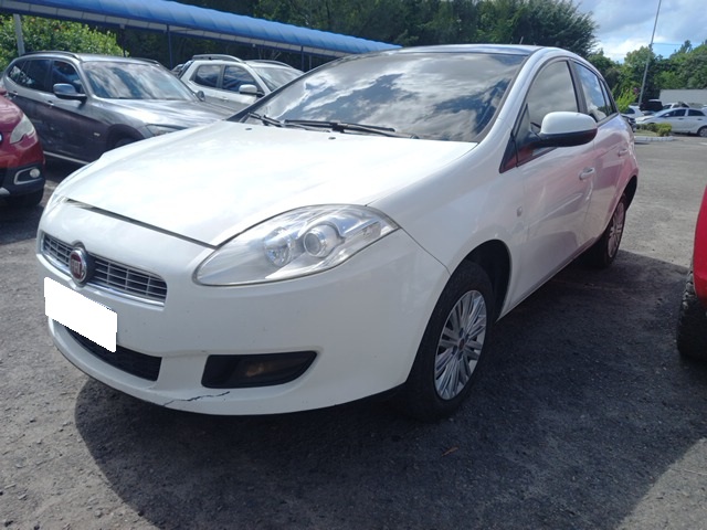 LOTE 073 FIAT BRAVO ESSENCE 1.8